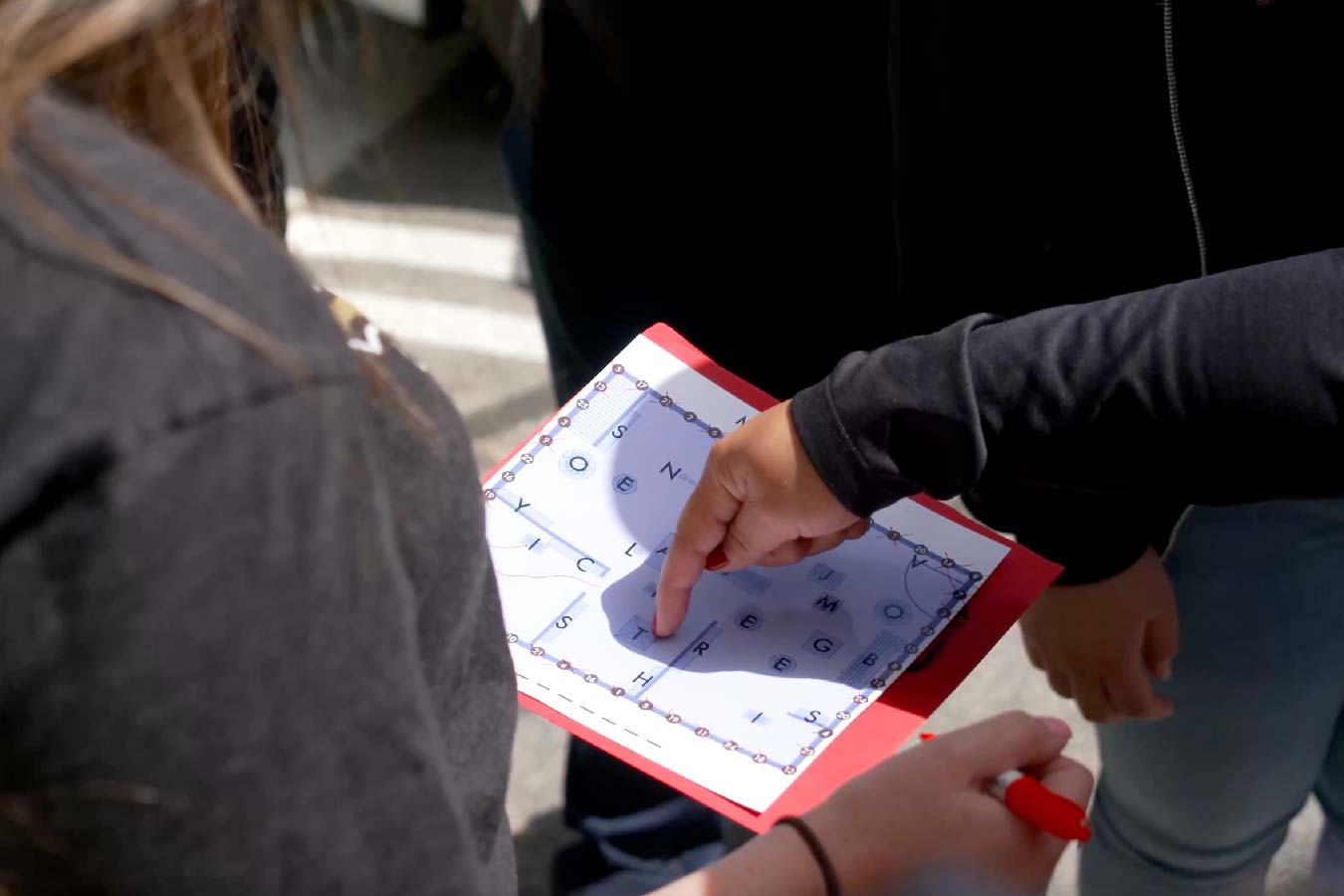 In-person Team Solving Puzzle